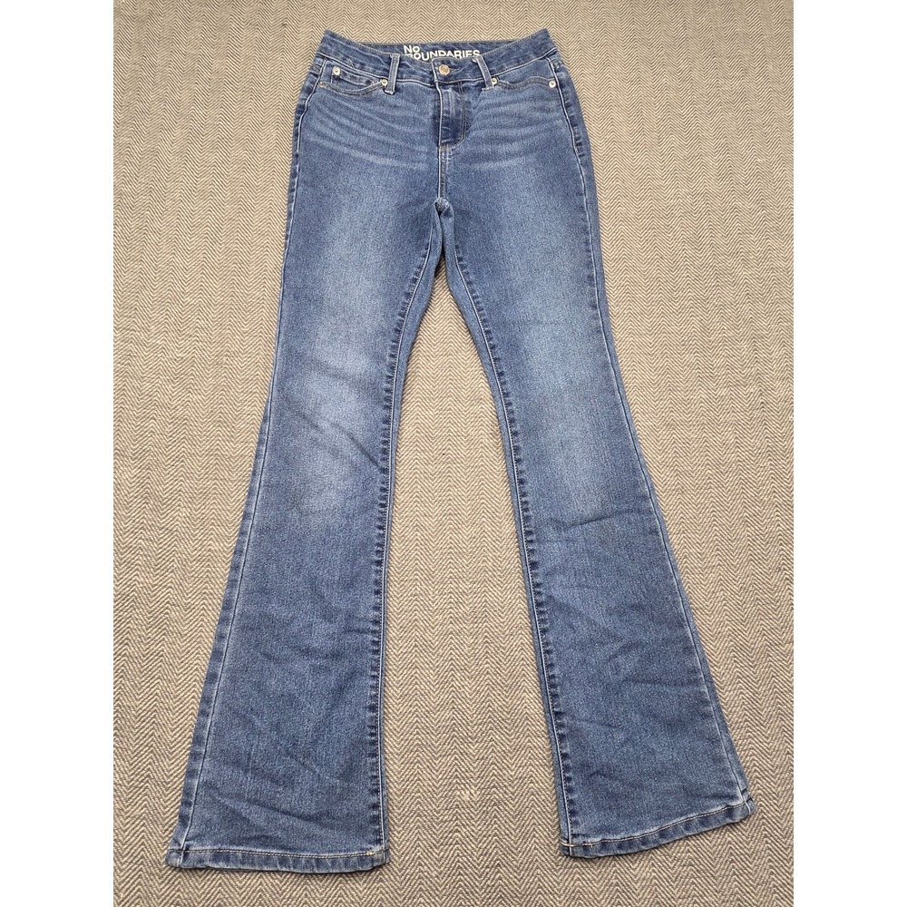 No Boundaries Womens Blue Flare Leg Jeans Size 2 Medium Wash Denim Mid Rise